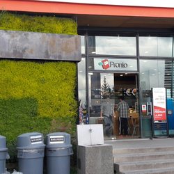 Pronto Copec - Entrada. Se ingresa por la vía que va hacia Santiago.