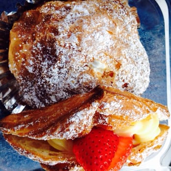 Cream Pan - Red bean Azuki cream & strawberry croissant. Oh my goodness.... - Bakeries Near Me - Tustin, California Cream Pan - Red bean Azuki cream & strawberry croissant. Oh my goodness.... - Bakeries Near Me - Tustin, California