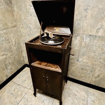Sunny's Cafe - Antique record player in restroom - Breakfast & Brunch Near Me - Rancho Cucamonga, California Sunny's Cafe - Antique record player in restroom - Breakfast & Brunch Near Me - Rancho Cucamonga, California