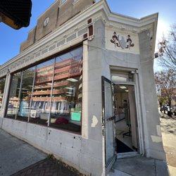 Kim's Custom Cleaners - Entrance on the corner of Prince and Orange St