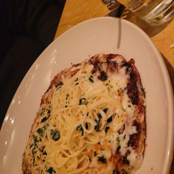 The Cheesecake Factory - Chicken Parm Pizza Style - Desserts Near Me - Des Moines, Iowa The Cheesecake Factory - Chicken Parm Pizza Style - Desserts Near Me - Des Moines, Iowa