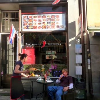 Pappa Thai - Eating in their little sidewalk cafe - Thai Near Me - Stockholm, Alberta