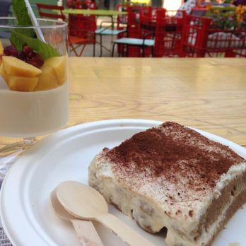 Mercato Metropolitano - Tiramisu - Farmers Market Near Me - London, XGL Mercato Metropolitano - Tiramisu - Farmers Market Near Me - London, XGL
