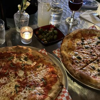 Devereaux House - pizza - Wine Bars Near Me - Riverside, California