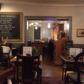 The White Swan - Upstairs dining room - Pubs Near Me - London, XGL The White Swan - Upstairs dining room - Pubs Near Me - London, XGL