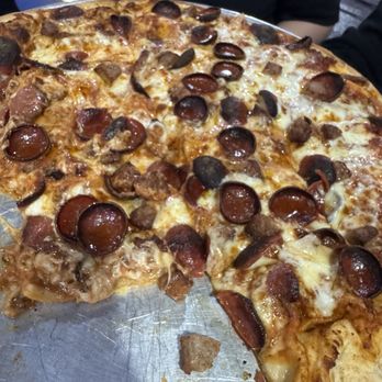 That 716 Pizza Joint - Sausage and pepperoni - Pizza Near Me - Lakeland, Florida