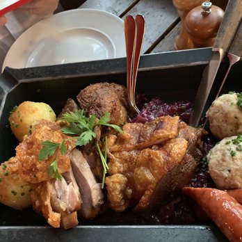 Wirtshaus Zum Straubinger - Meat platter - pork, duck and pork knuckles - Gastropubs Near Me - Munich, BY Wirtshaus Zum Straubinger - Meat platter - pork, duck and pork knuckles - Gastropubs Near Me - Munich, BY