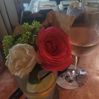The Fleur Room - Lounges Near Me - New York, New York