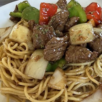 Le Kitchen Pho and Rice - Garlic noodles with filet - Asian Fusion Near Me - Anaheim, California Le Kitchen Pho and Rice - Garlic noodles with filet - Asian Fusion Near Me - Anaheim, California