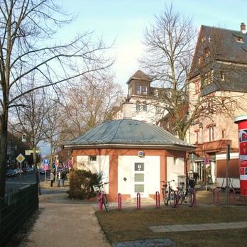 Kaiserstraße - Öffentliches Toilettenhäuschen vor dem Kaufhaus Joh auf dem Elvis-Presley-Platz - Local Flavor Near Me