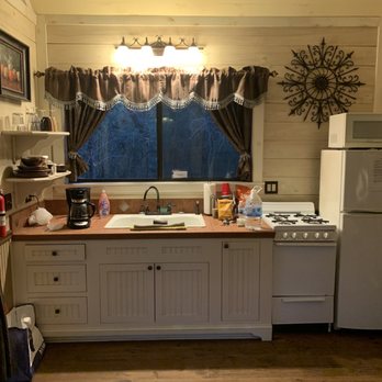 Scenic Hill Retreat - Bed & Breakfast Near Me - Brenham, Texas Scenic Hill Retreat - Bed & Breakfast Near Me - Brenham, Texas