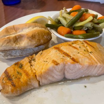 Falls Manor Motel & Restaurant - Grilled Salmon - Hotels Near Me - Niagara Falls, Ontario Falls Manor Motel & Restaurant - Grilled Salmon - Hotels Near Me - Niagara Falls, Ontario