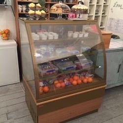 Treats & Ting - Fridge and food