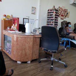 No site of licenses for esthetician or manicurists. No site of licenses for esthetician or manicurists.