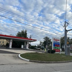 Zara Halal food - Located at Exxon gas station