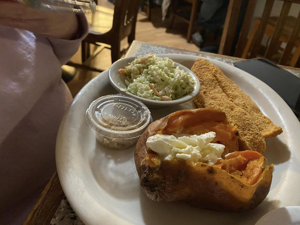 The Cabin On The Plateau Logo