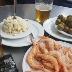 Un Poquito - Las gambas las mejores, las aceitunaa riquisimas, todo, todo, rico ricony buen precio