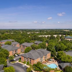 Deep River Pointe Apartments - Apartment Community