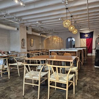 Vista Brewing - Seating area - Sandwiches Near Me - San Antonio, Texas Vista Brewing - Seating area - Sandwiches Near Me - San Antonio, Texas