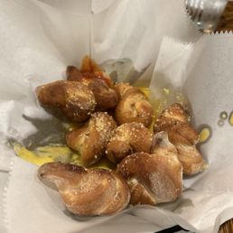 1 Dozen of Garlic Knots