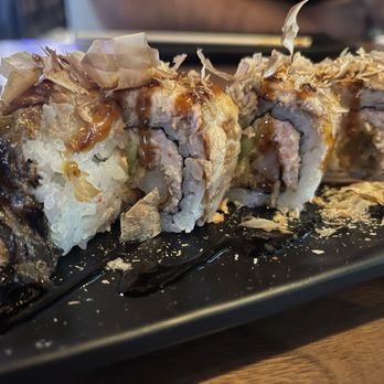 Kan Sushi - Dragon roll - Sushi Bars Near Me - Honolulu, Hawaii Kan Sushi - Dragon roll - Sushi Bars Near Me - Honolulu, Hawaii