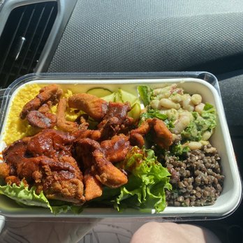 Clover Food Lab - Nashville Hot Mushroom Platter - Sandwiches Near Me - Burlington, Massachusetts Clover Food Lab - Nashville Hot Mushroom Platter - Sandwiches Near Me - Burlington, Massachusetts