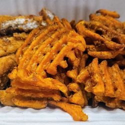 Hummus Republic - Crispy Chicken Strips - w/fries