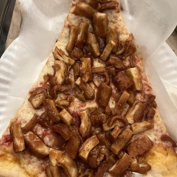 Dreamers Pizza II - Bbq chicken slice - Pizza Near Me - New York, New York