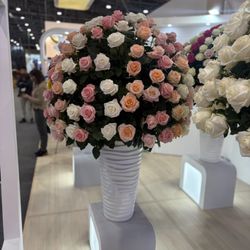 Santos Flowers