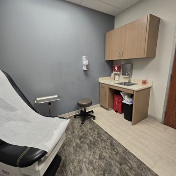 A Plus Urgent Care- Menifee Lakes - Clean Exam Rooms - Urgent Care Near Me - Menifee, California