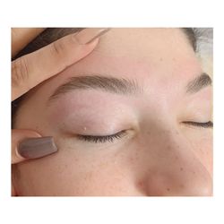 Natural teen brows (no pencil)