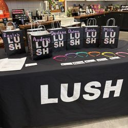Lush - Party table