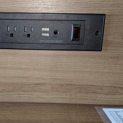 Holiday Inn Express Canton - Potsdam - US power and 2 USB built into the wall between the dresser and the TV - nice touch
