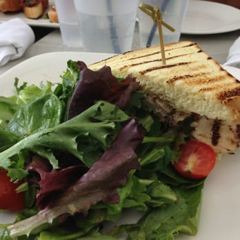 La Côte - Chicken sandwich - Mediterranean Near Me - Miami Beach, Florida La Côte - Chicken sandwich - Mediterranean Near Me - Miami Beach, Florida