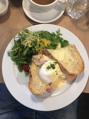 Babuschka in der alten Fischräucherei by null