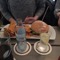 Burgerado - Bacon Burger mit Gitter Pommes