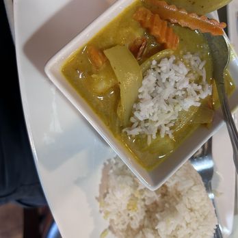 Rum Thai Bistro - 41. Yellow Curry (Shrimp) - Thai Near Me - Lincoln, California Rum Thai Bistro - 41. Yellow Curry (Shrimp) - Thai Near Me - Lincoln, California