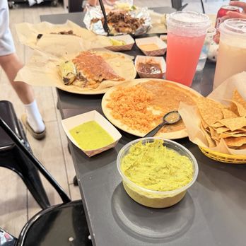 Tacos Los Cholos - Rice and beans were lit - Mexican Near Me - Huntington Park, California
