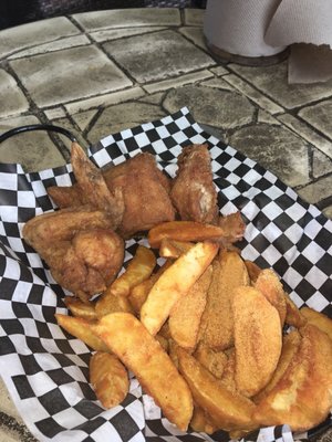 Slip Inn Bar & Grill by null