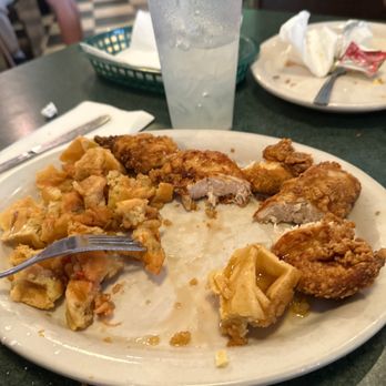 Metro Diner - American Near Me - Charlotte, North Carolina