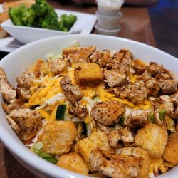 Buckets Bar And Grill - House salad + grilled chicken