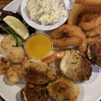 Dagwood's Pub - Broiled seafood combo - Pubs Near Me - Philadelphia, Pennsylvania Dagwood's Pub - Broiled seafood combo - Pubs Near Me - Philadelphia, Pennsylvania