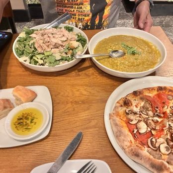 California Pizza Kitchen - Pizza Near Me - Honolulu, Hawaii