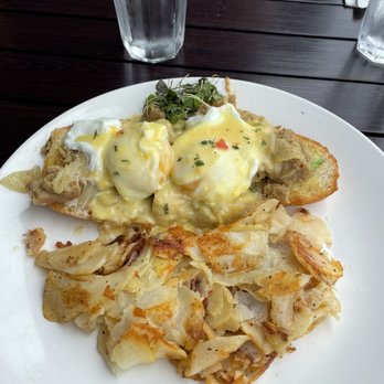 Lady C’s - Chicken curry eggs Benedict - Breakfast & Brunch Near Me - Tarzana, California Lady C’s - Chicken curry eggs Benedict - Breakfast & Brunch Near Me - Tarzana, California