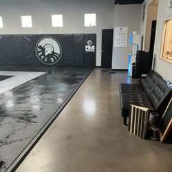 Ares/ PV Jiu-Jitsu - Cleaning the mats