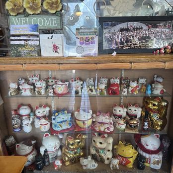 Ladybug Café - Lucky Cats - Japanese Near Me - Gardena, California Ladybug Café - Lucky Cats - Japanese Near Me - Gardena, California