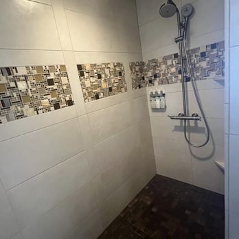 Tetherow - Shower. - Venues & Event Spaces Near Me - Bend, Oregon