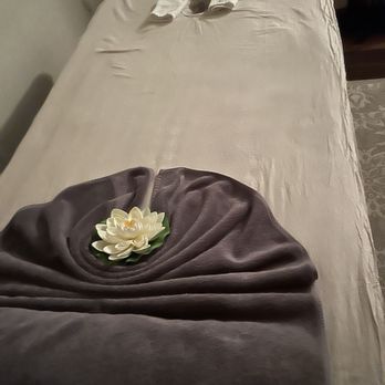 Lumi Spa - Massage bed - Day Spas Near Me - Braintree, Massachusetts