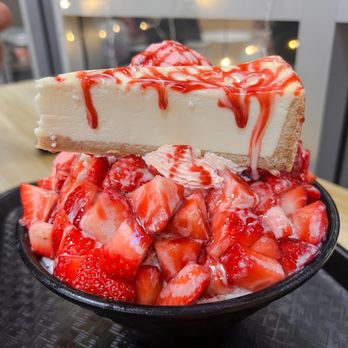 Dessert Cafe Concord - Strawberry Cheesecake Snowflake Bingsu - Desserts Near Me - Concord, California