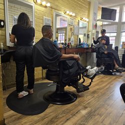 Faby's Barber Shop - Typical Saturday.